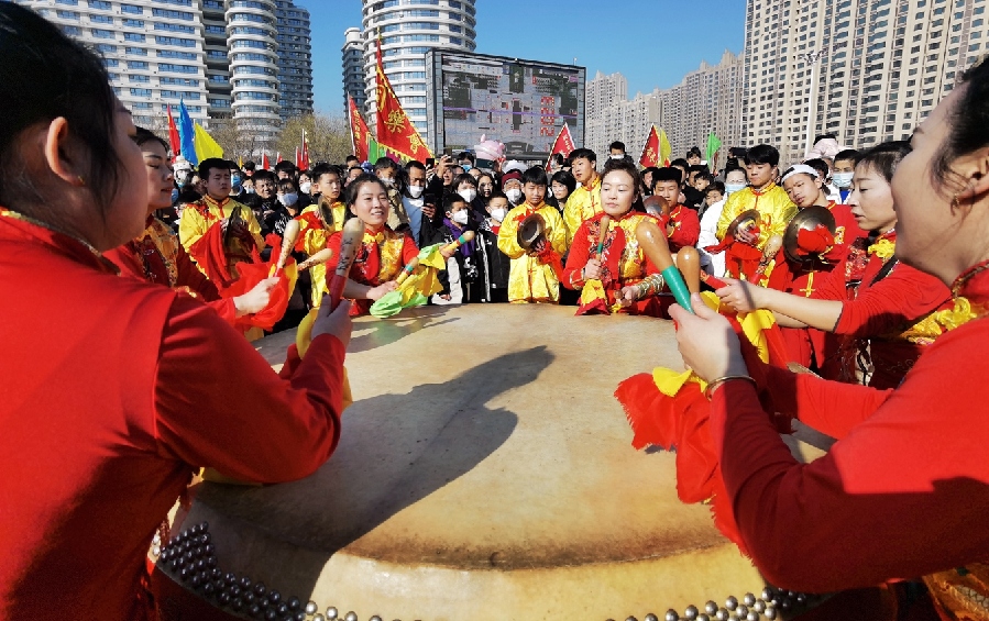 鑼鼓喧天鬧元宵
